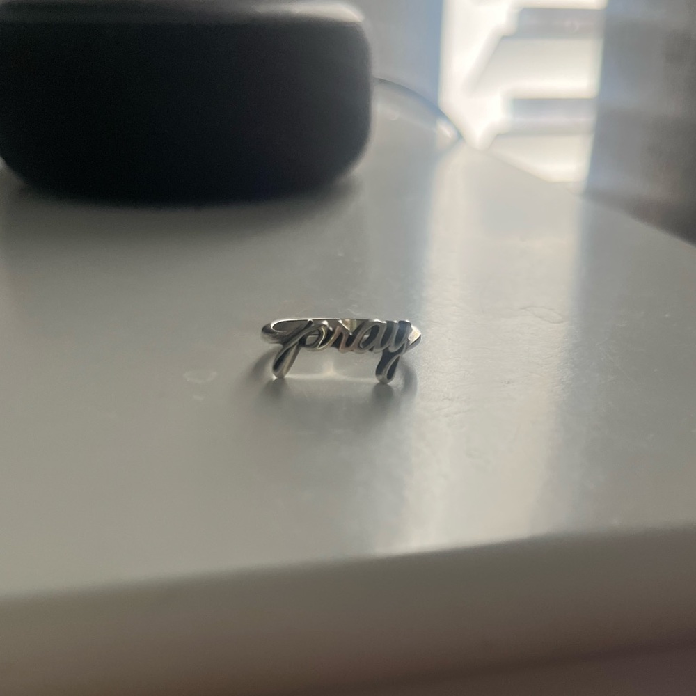James Avery 'pray' Ring size 8